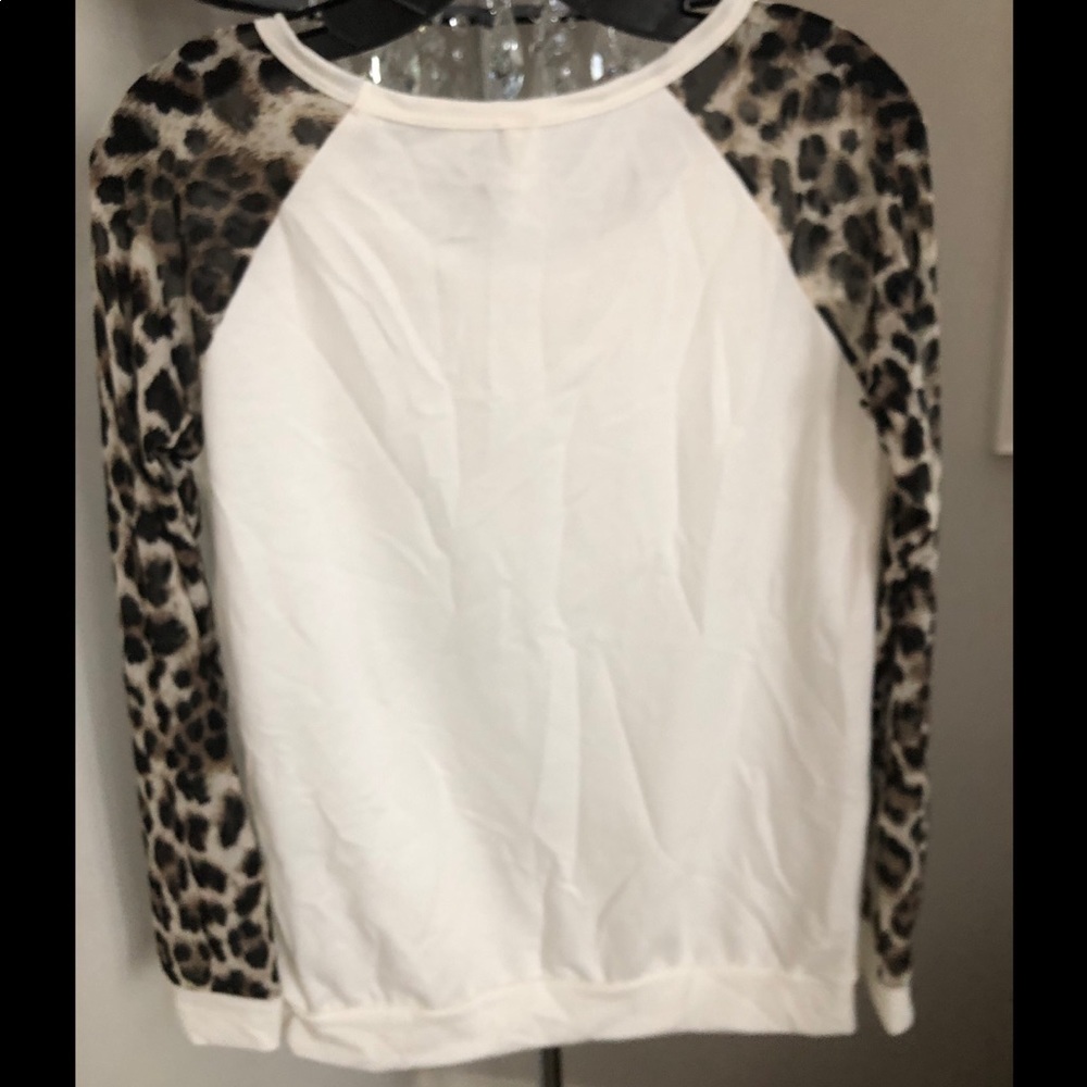 BEAUTIFUL BRAND NEW & NEVER WORN LONG SLEEVE TOP💕